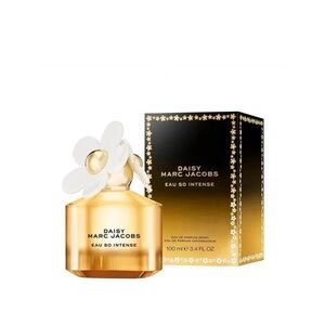 Marc Jacobs Daisy Eau So Intense Gold and White Bottle